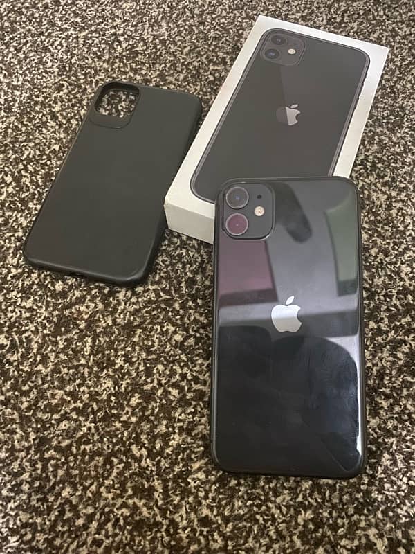 IPhone 11 for sale factory unlock with box ph no 03333106124 8