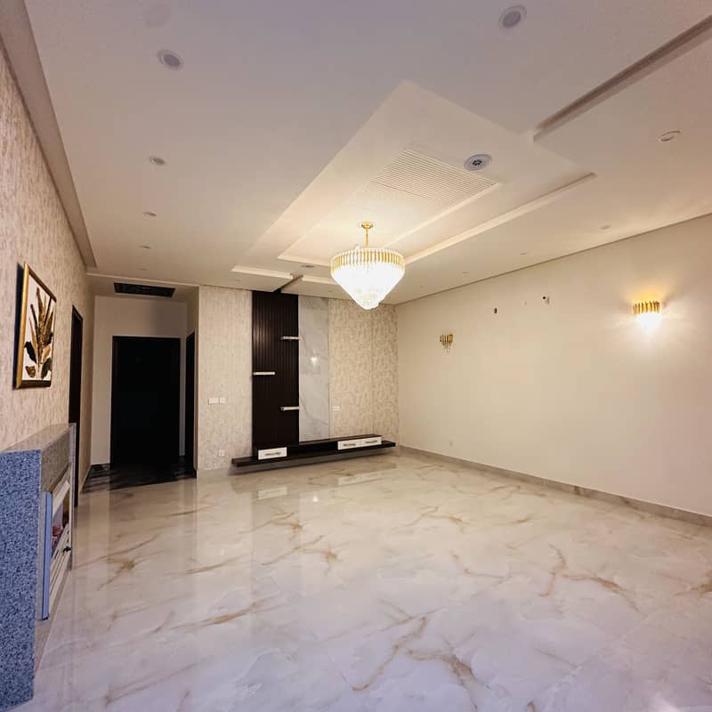 1 Kanal Modern Bungalow With Swimming Pool Available For Sale In Johar Town 13