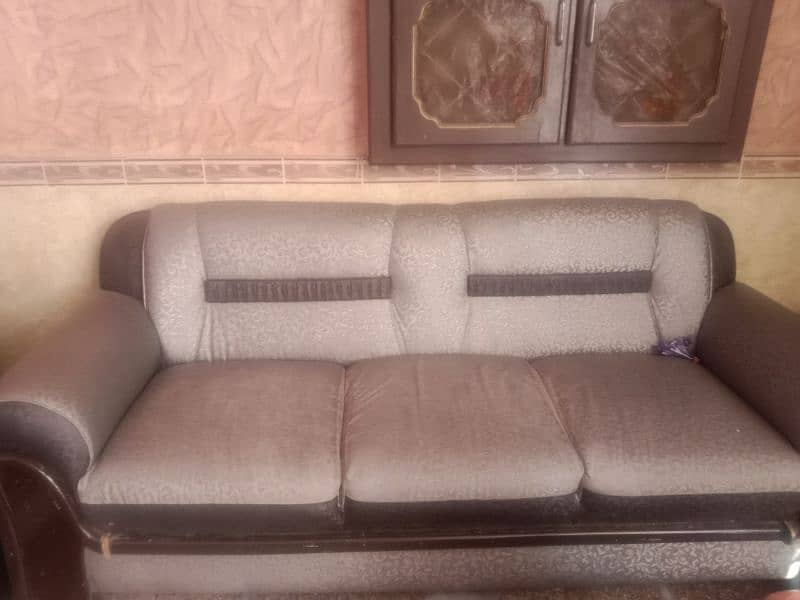 5 seater sofa condition used 0