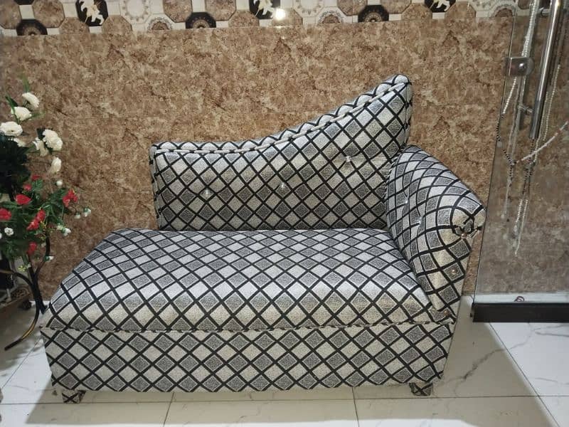 new condition dewaan full sofa set 2