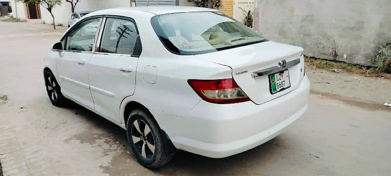 Honda City IDSI 2005 Home Use car  Argent sale 7