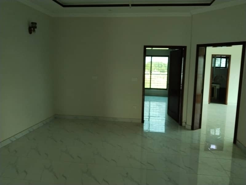 LDA Avenue 1 lhr. 10 Marla newly house for sale 5