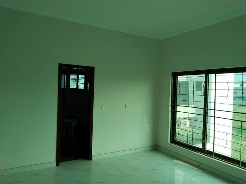 LDA Avenue 1 lhr. 10 Marla newly house for sale 7