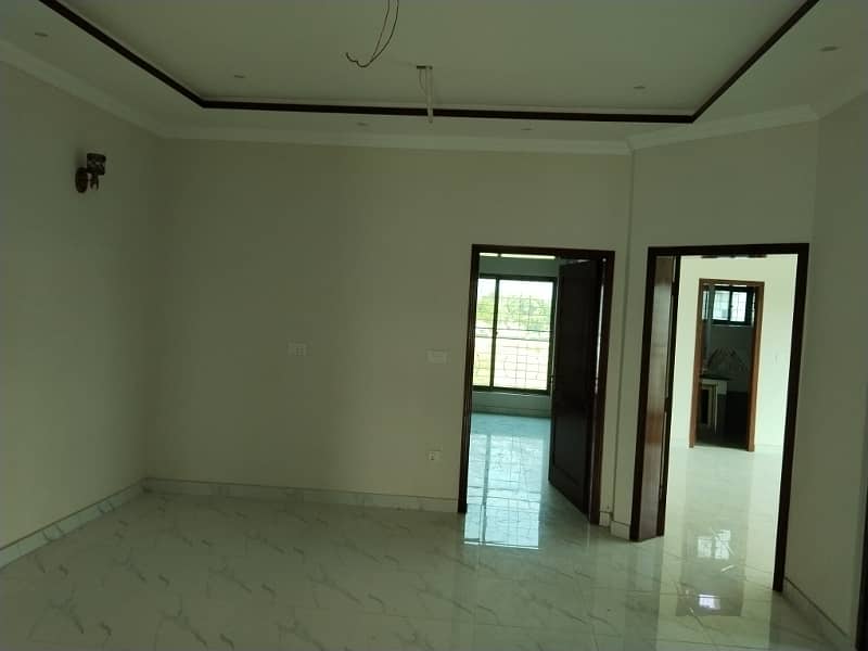 LDA Avenue 1 lhr. 10 Marla newly house for sale 8