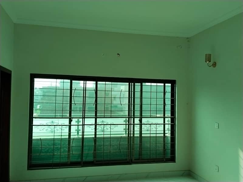 LDA Avenue 1 lhr. 10 Marla newly house for sale 12