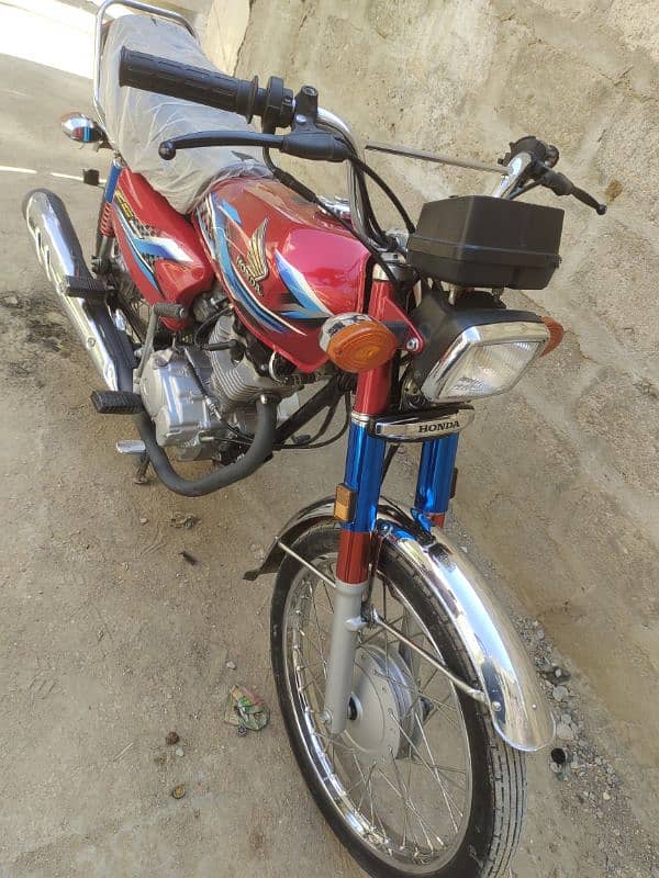 CG Honda 125 2023 ka end k h 24 ka patta h new bike h (03102184649) 2