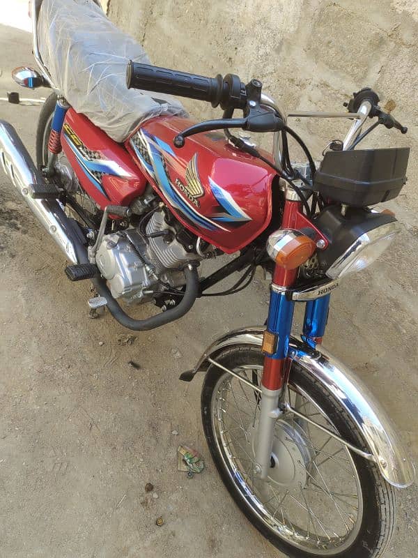 CG Honda 125 2023 ka end k h 24 ka patta h new bike h (03102184649) 4