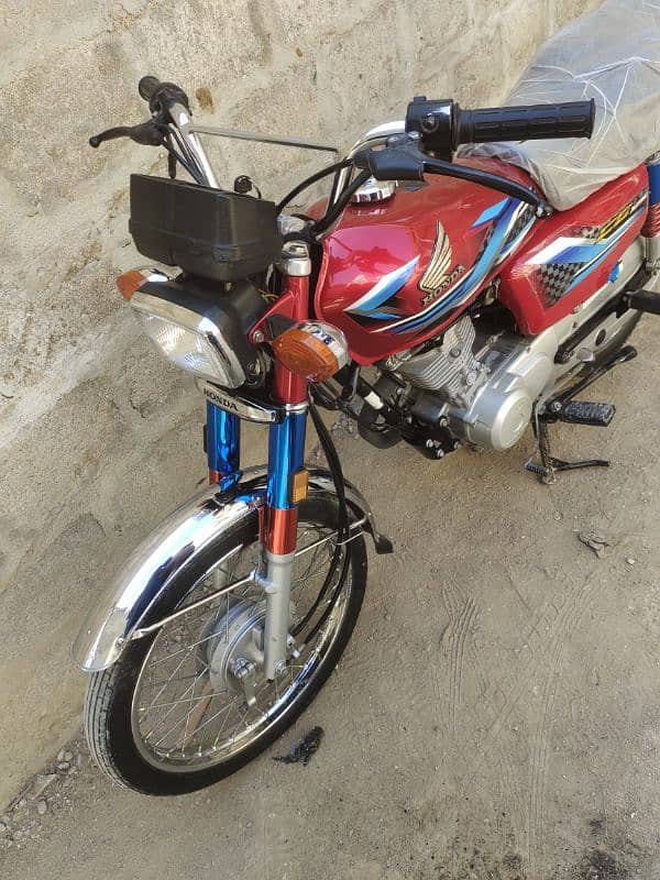 CG Honda 125 2023 ka end k h 24 ka patta h new bike h (03102184649) 9