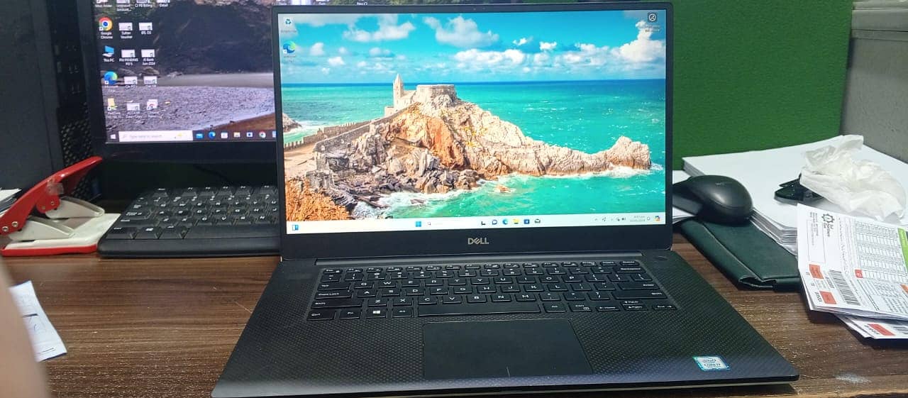 Dell XPS 15 7590 0