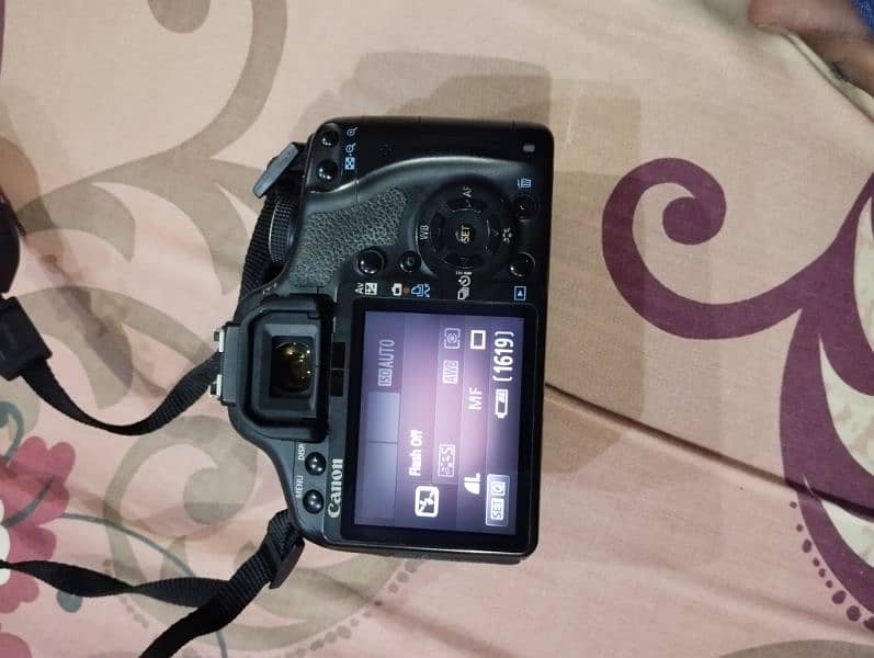 DSLR in perfect working condition. 2