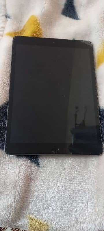 ipad 8th generation 128gb 10/9 condition 0