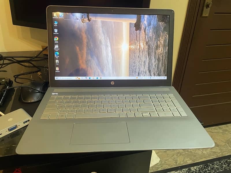 Hp Core i7 7th Generation, 8 Gb Ram 256 ssd 2