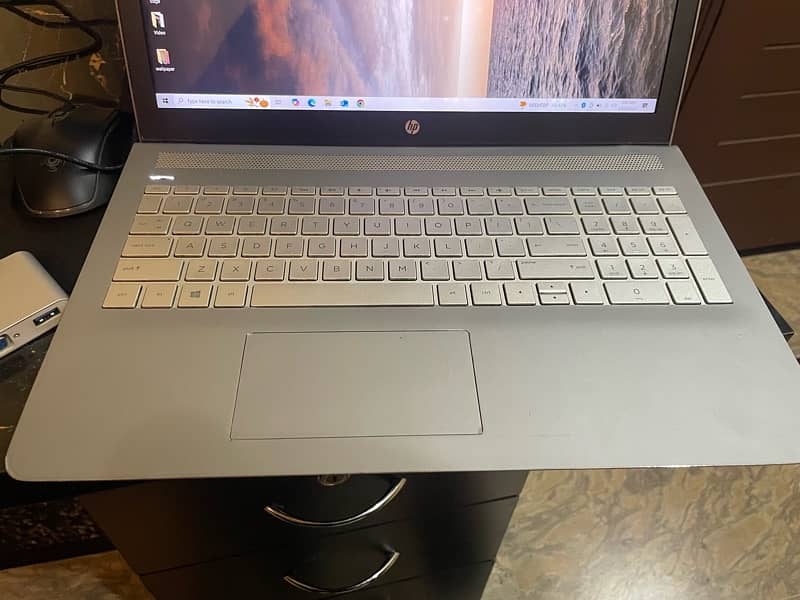 Hp Core i7 7th Generation, 8 Gb Ram 256 ssd 3