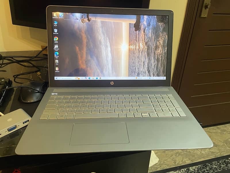 Hp Core i7 7th Generation, 8 Gb Ram 256 ssd 4