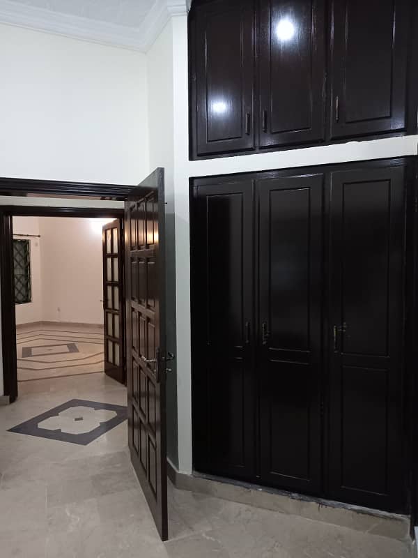 1 Kanal Upper Portion Available For Rent In E/11 4