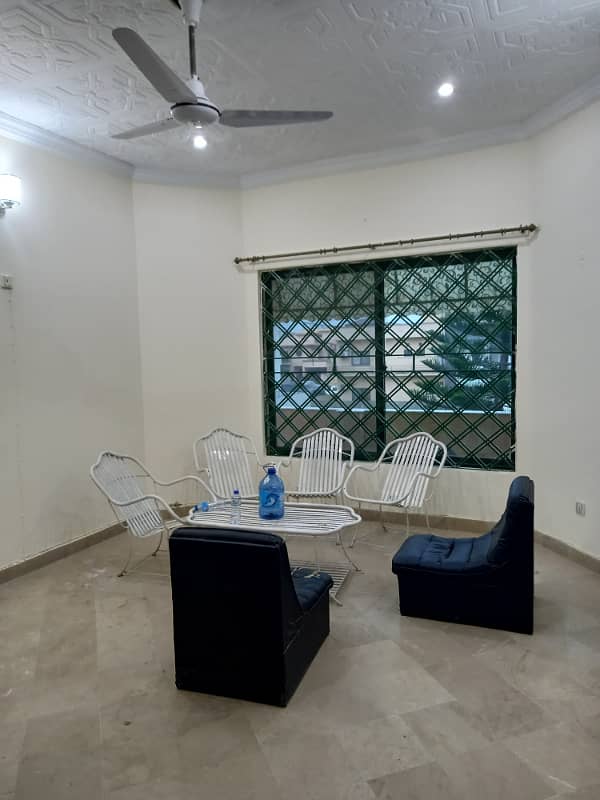 1 Kanal Upper Portion Available For Rent In E/11 6