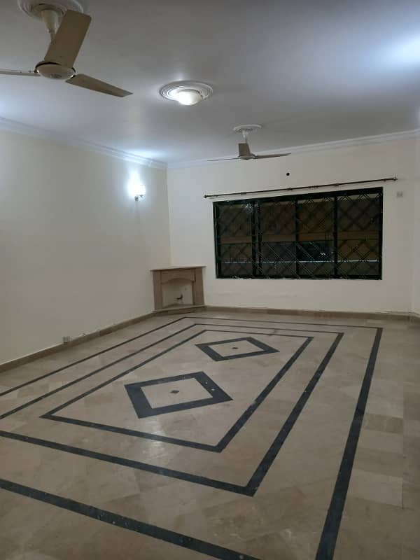 1 Kanal Upper Portion Available For Rent In E/11 10