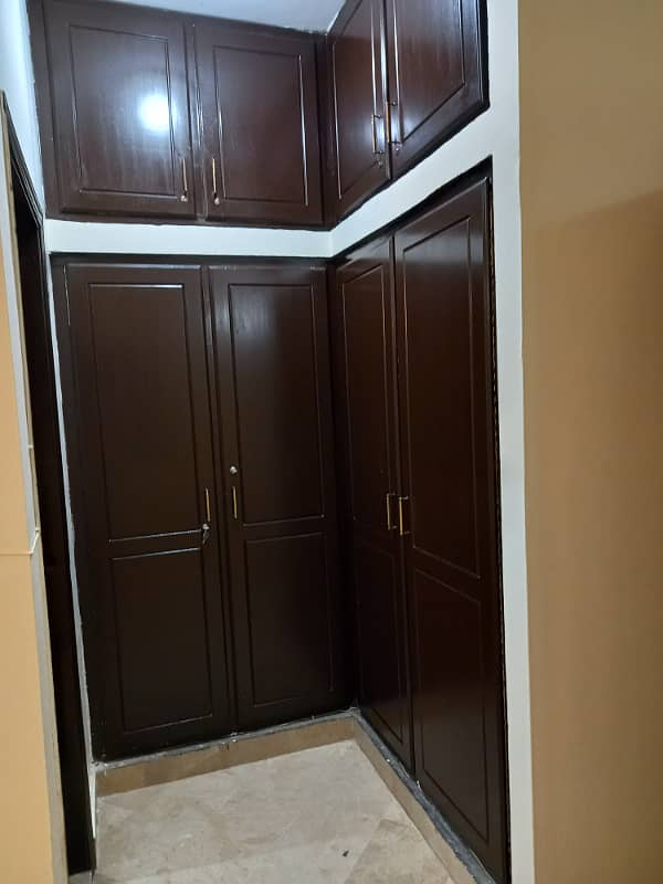 1 Kanal Upper Portion Available For Rent In E/11 13