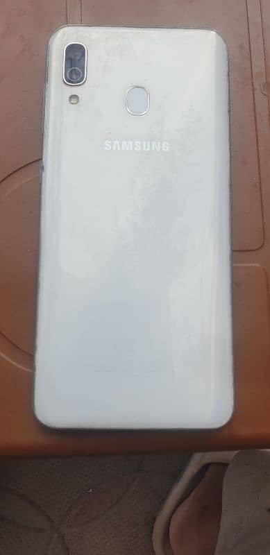 samsung A30 1