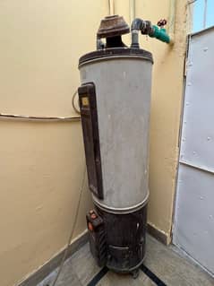 Geyser For Sale 10/10 Condition 35 litres Water storage