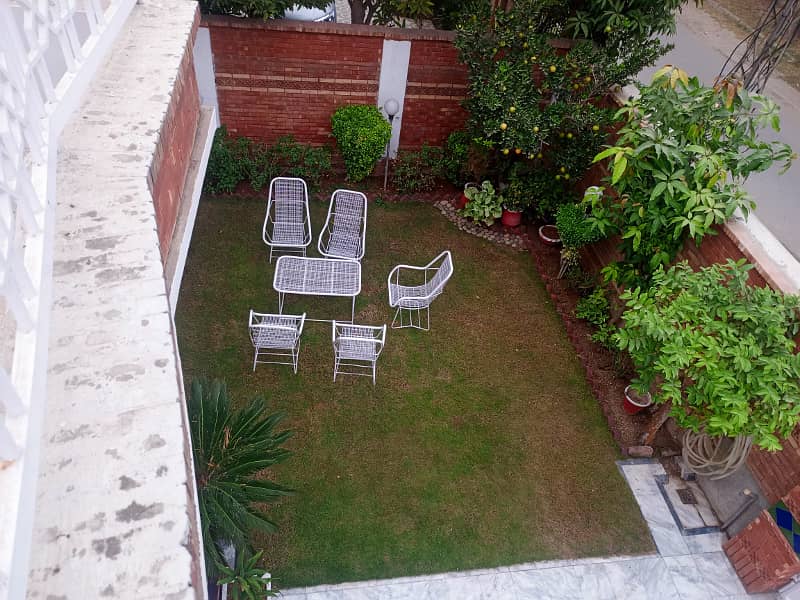 1 kanal beautiful uper portion for rent at the prime location of johar town 3