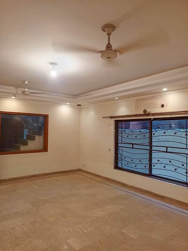 1 kanal commercial house for rent at the prime location of Johar town 25