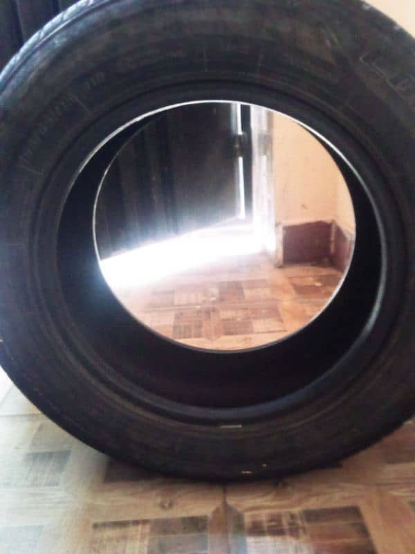 tyre china ka 195/65/15.  aik he hai 3