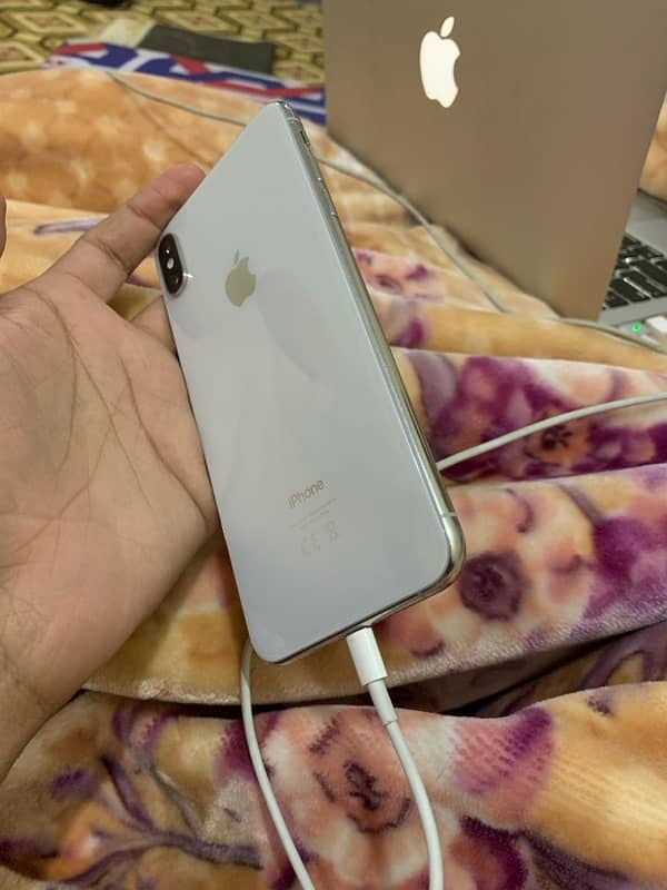 iPhone XS Max 0