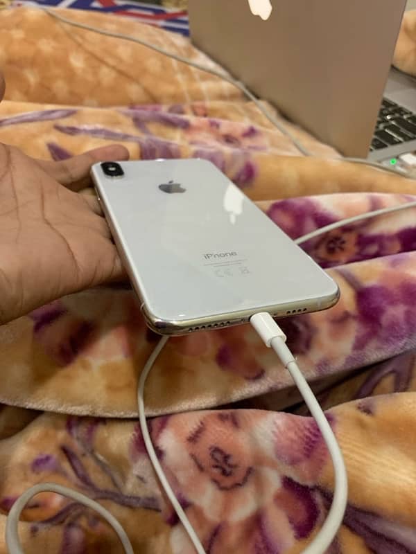 iPhone XS Max 1