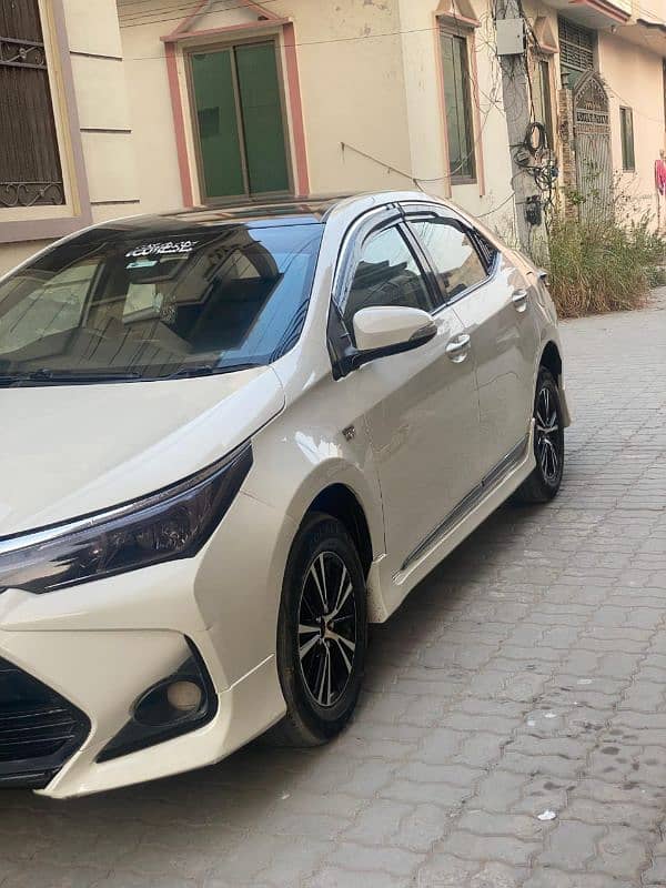 Toyota Corolla Altis 2014 3