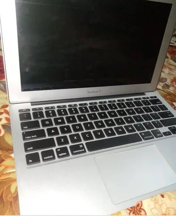 Mac book Air almost new neat nad clean 10/10 condition 0