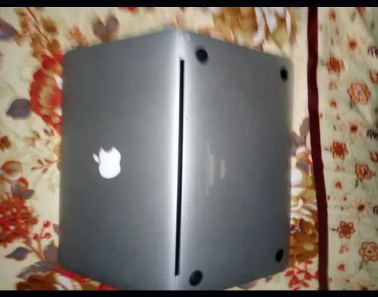 Mac book Air almost new neat nad clean 10/10 condition 3