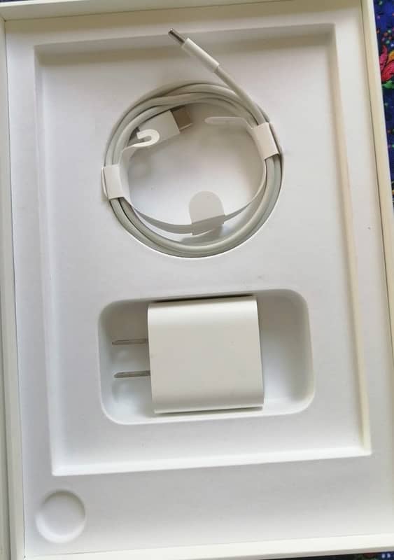 10/10 condition ipad mini 6 256 gb 7