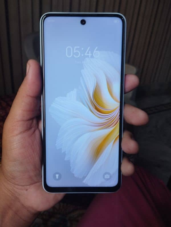 tecno camon 19neo  6gb 128gb with only box 2