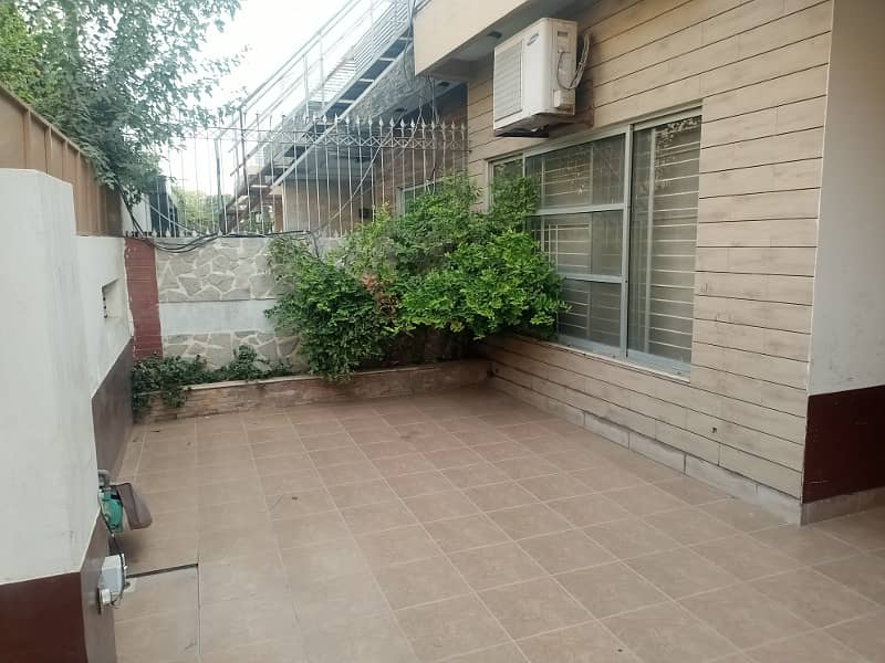 Beautiful House For Sale in Johar Town 13