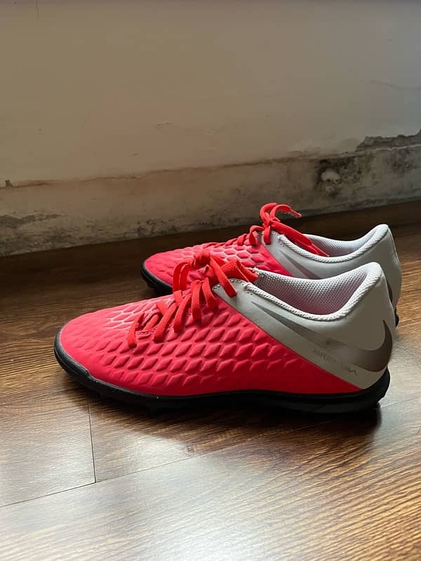 Nike hypervenom football gripper shoes 3