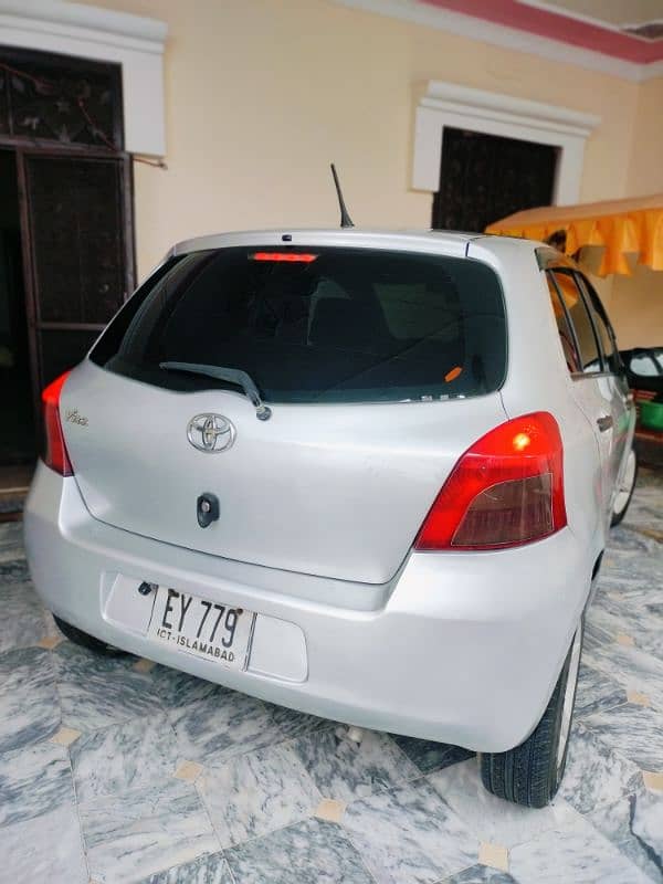 Toyota Vitz 2011 2