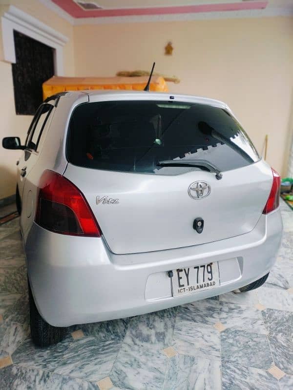 Toyota Vitz 2011 3