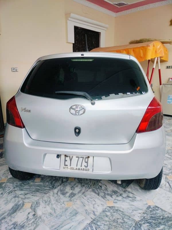 Toyota Vitz 2011 6