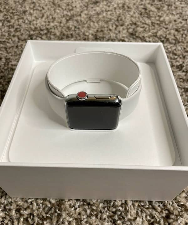 Apple WATCH STAINLESS STEEL Series3 4G NEW Condition 42MM Complete BOX 0