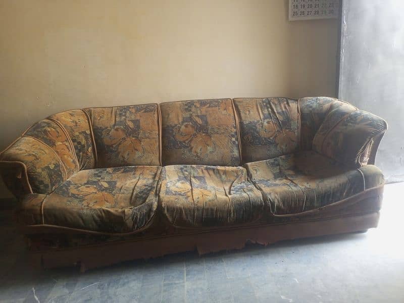 a better condition sofa set 4