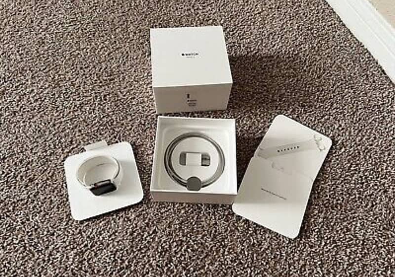 Apple WATCH STAINLESS STEEL Series3 4G NEW Condition 42MM Complete BOX 5