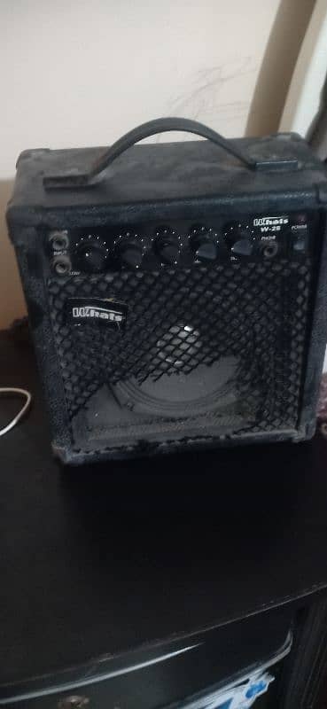 DJ machine with guitar amp 3