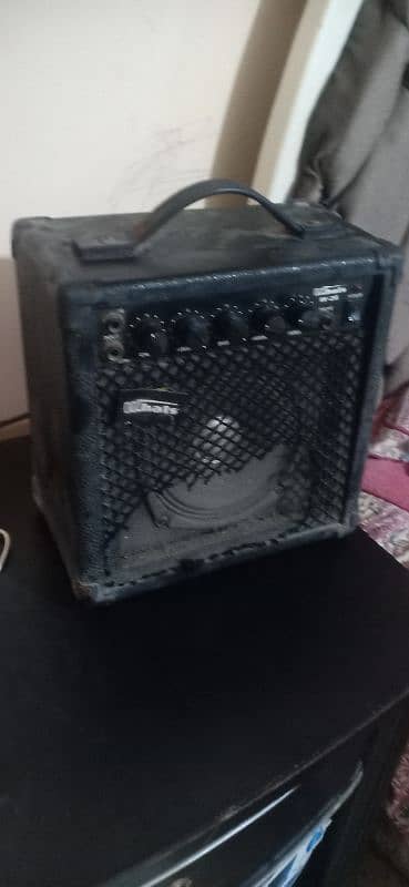 DJ machine with guitar amp 4