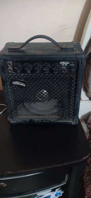 DJ machine with guitar amp 5