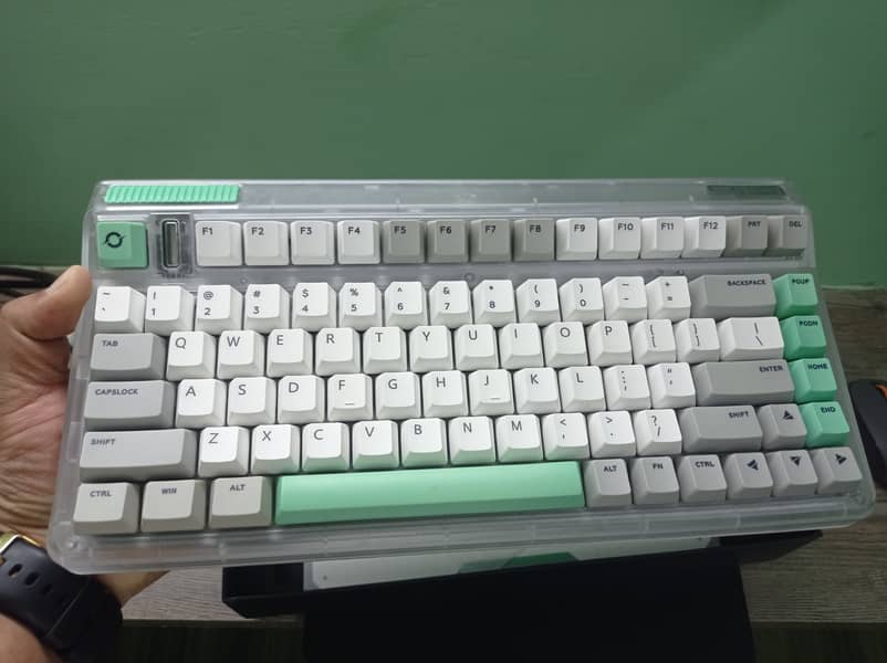 IQUNIX OG80 Wormhole Wireless Mechanical Keyboard 4