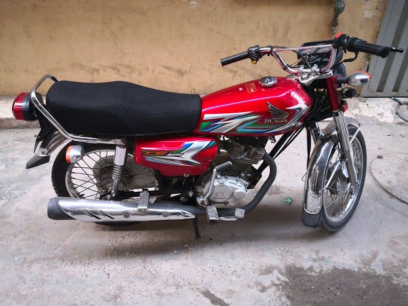 Honda cg125 Red colour lush condition 4