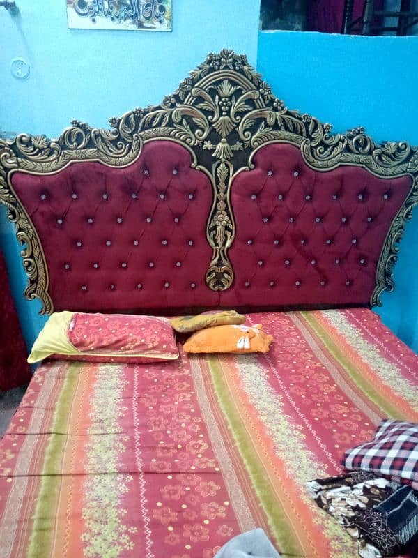 King Bed And Accesories 2