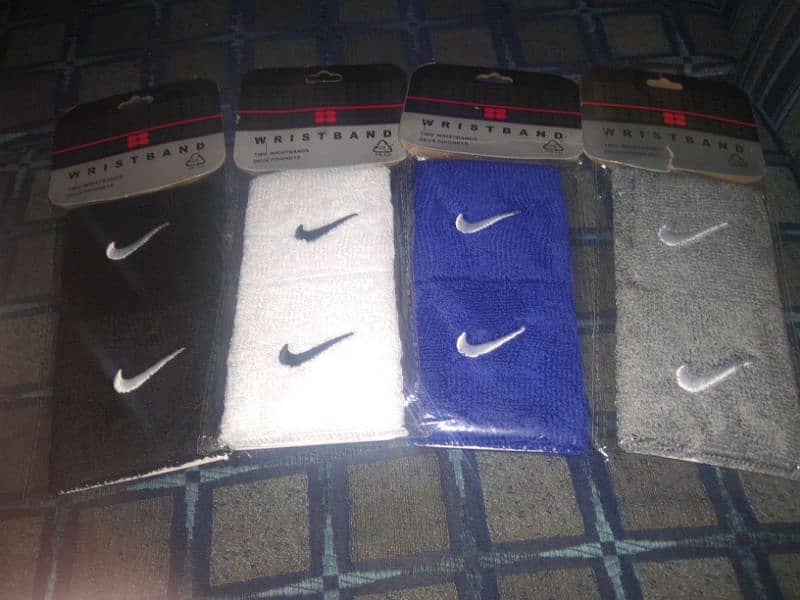 nike wristband 0