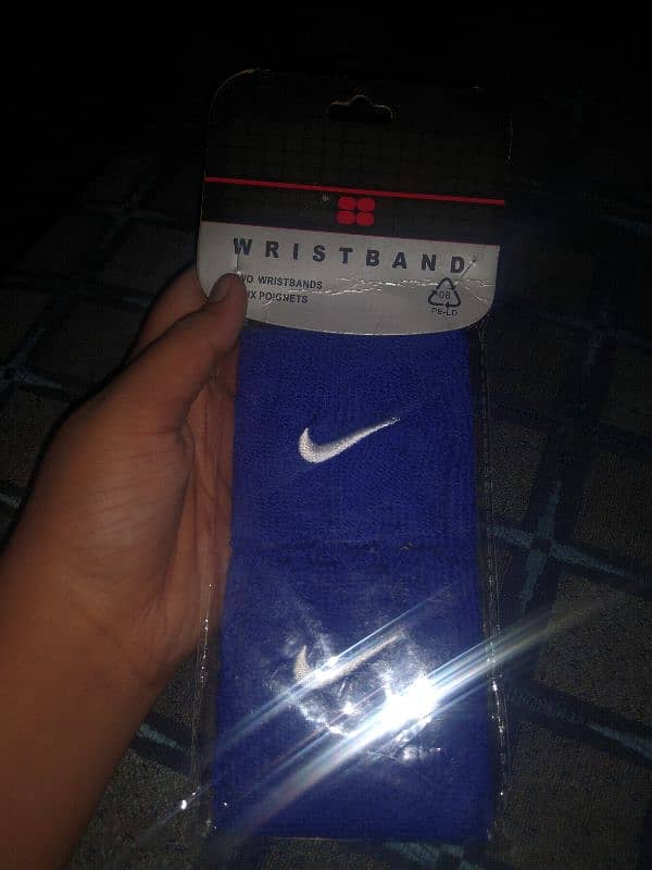 nike wristband 3